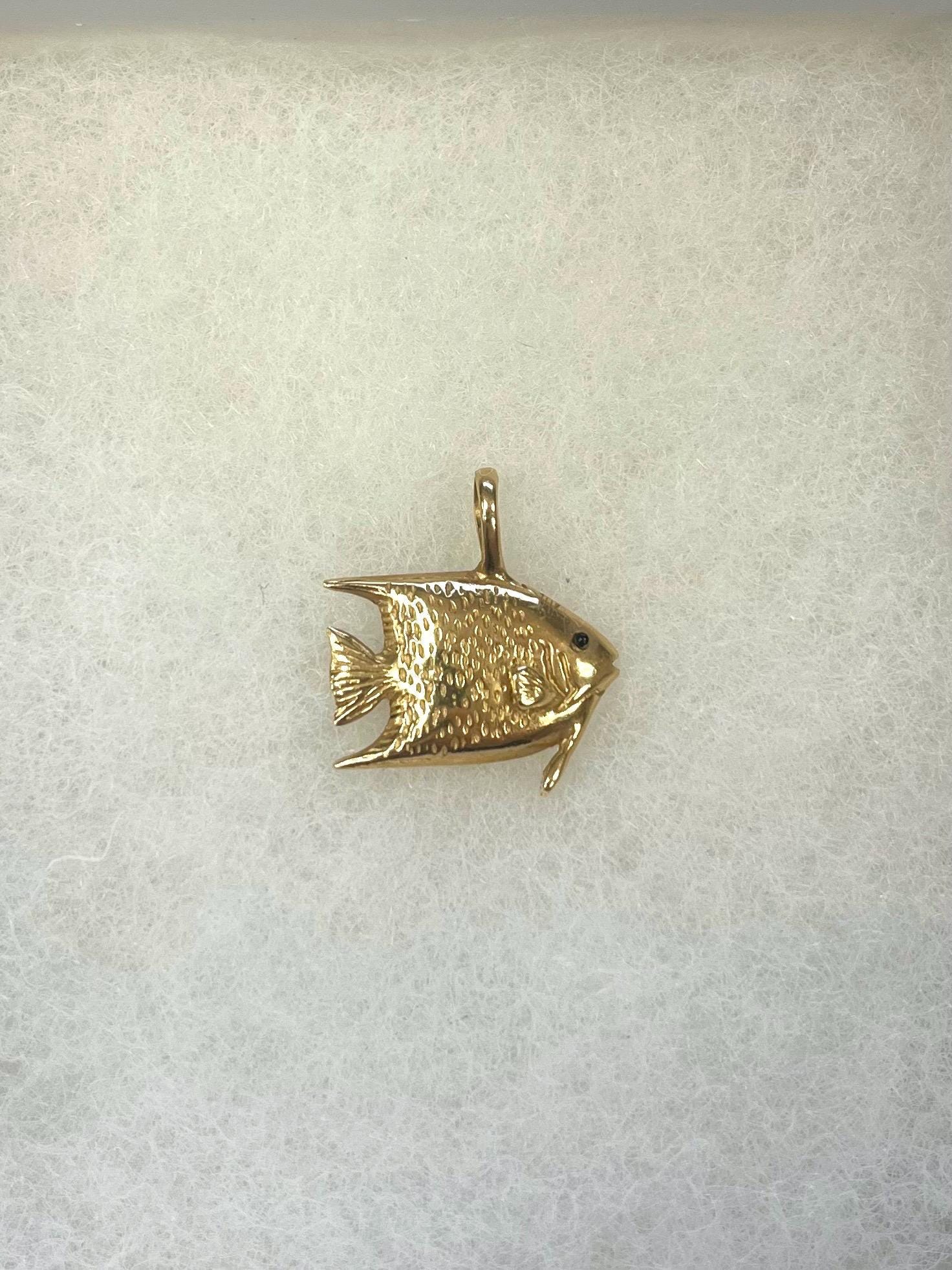 Estate 14k Yellow Gold Onyx Fish Pendant 3.7 Grams
