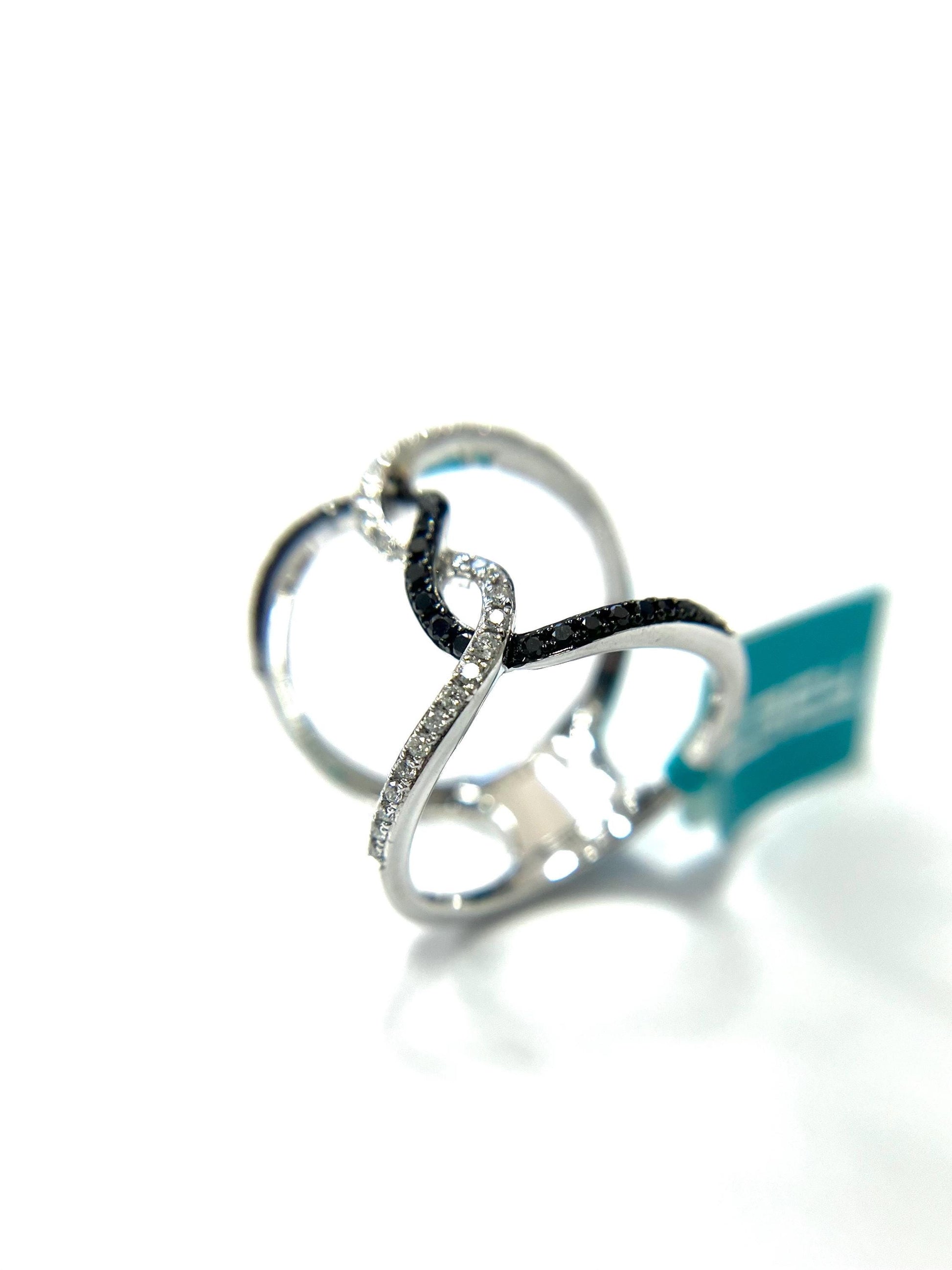 EFFY 14k White Gold Black and White Diamond Crossover Ring Size 7