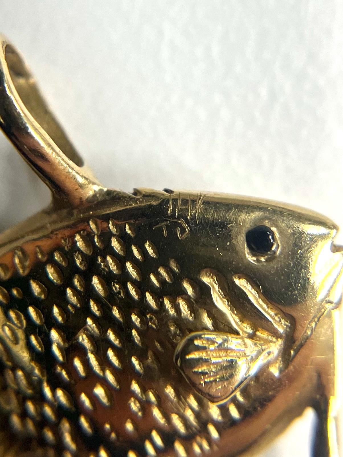 Estate 14k Yellow Gold Onyx Fish Pendant 3.7 Grams